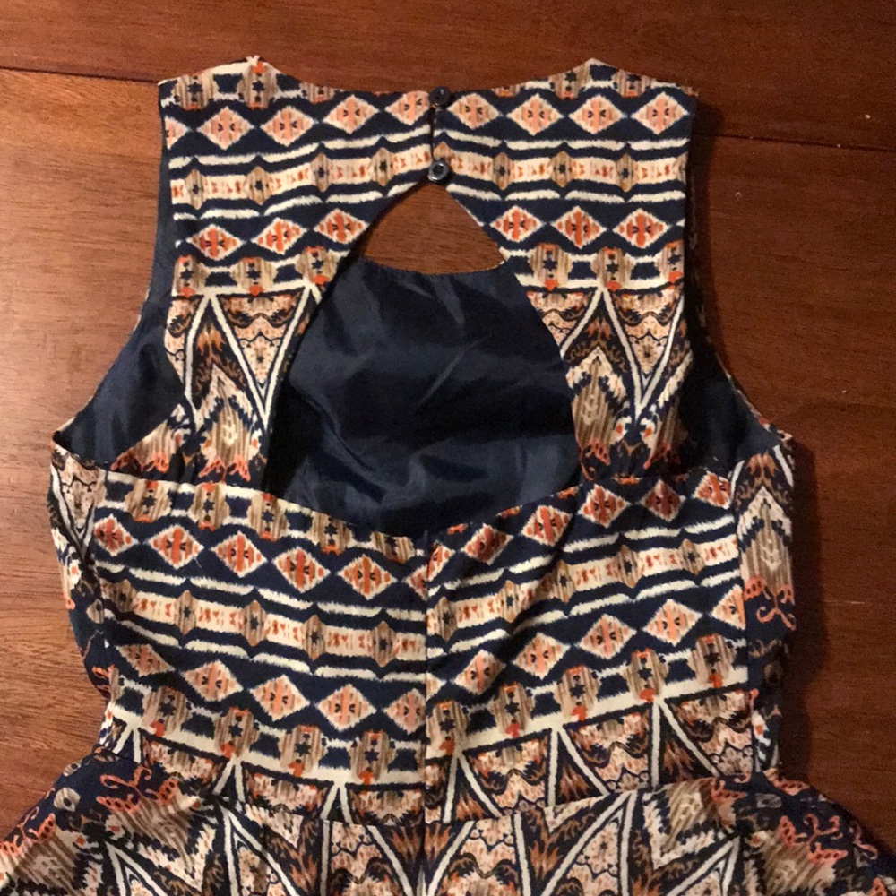 Patterned Dress - Picture 3 of 4